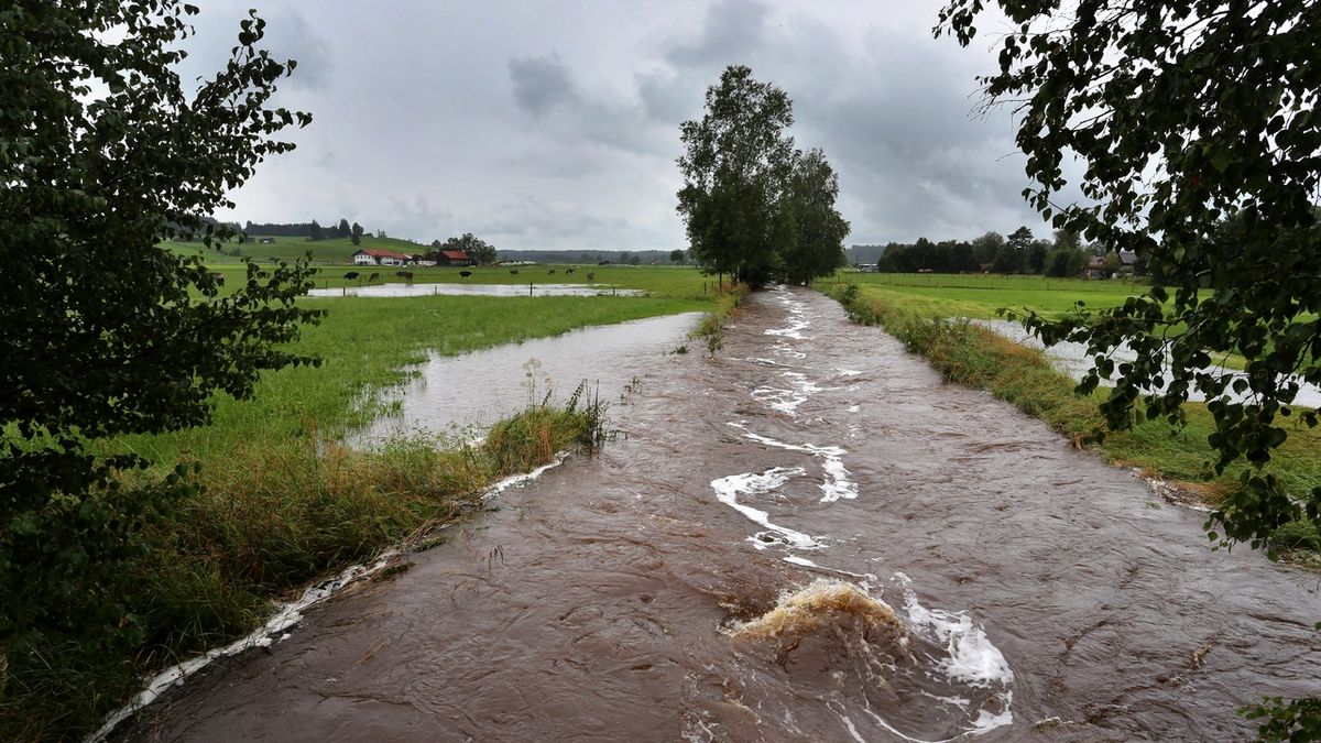 V Moravskoslezském kraji stouply hladiny řek, domy voda neohrožuje